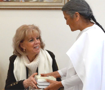 Lyubov Kazarnovskaya, famous opera singer, visits Brahma Kumaris, Spiritual Development Center