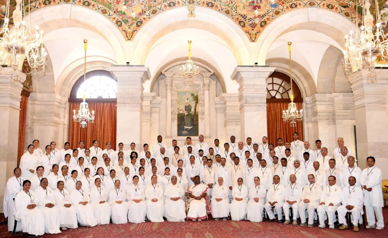 President of India with the Youth grou - Delhi